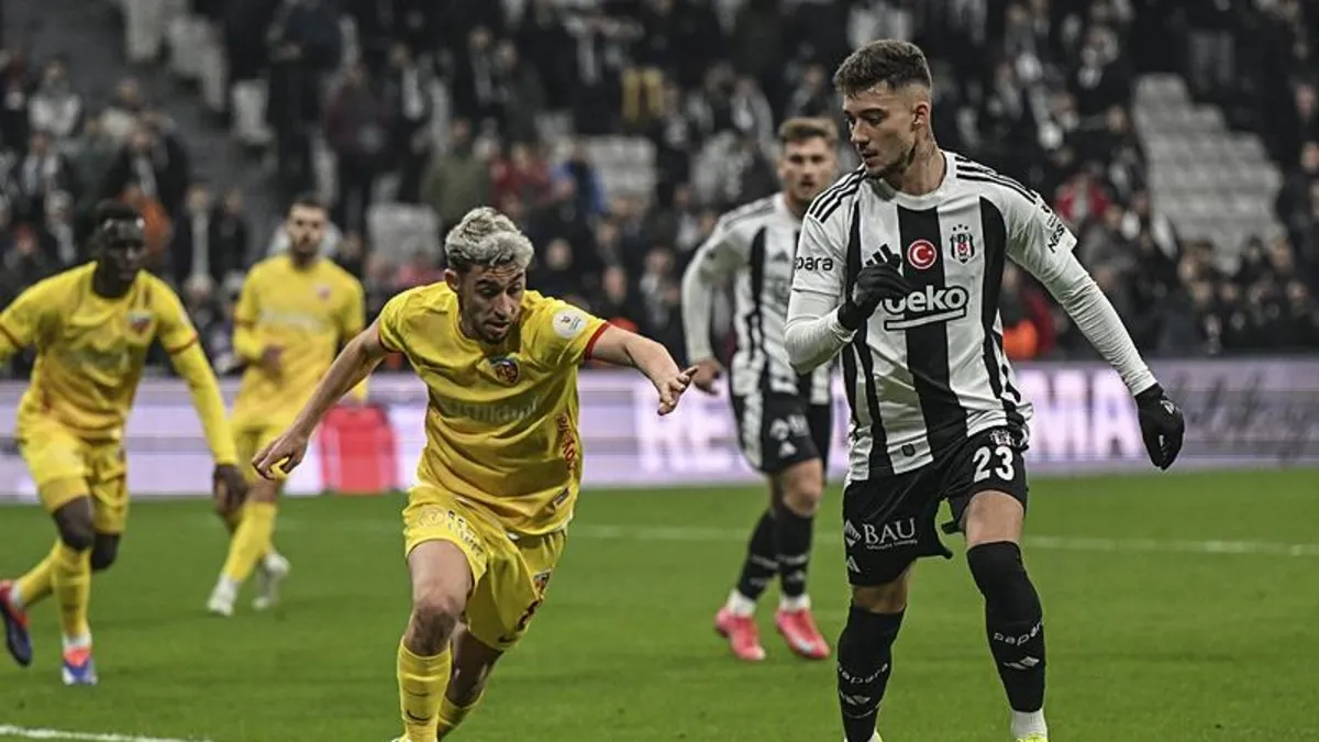 Solskjaer'den Muçi'ye özel İlgi