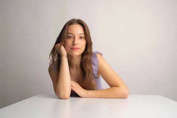 yali-capkinindan-kizilcik-serbetine-flas-transfer-korhanlarda-sonra-bu-kez-de-unal-ailesini-allak-pullak-edece-1694064242960.jpeg Yalı Çapkını'ndan çıktı Kızılcık Şerbeti'ne geldi! Hikayesi yarım kalmıştı! Aileyi allak bullak edecek!-2