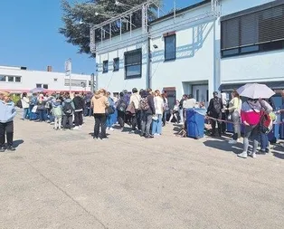Almanya’da aşevi kuyruğu!