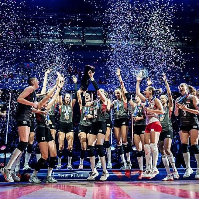 Filenin Sultanları yurda döndü! Uçakta özel jest