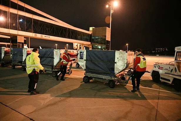 THY yüzyılın felaketi sonrası deprem bölgesine 11 bin 780 gönüllü taşıdı-1