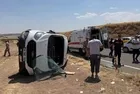 Diyarbakır'da öğrenci servisi ile otomobil çarpıştı: 19 kişi yaralandı