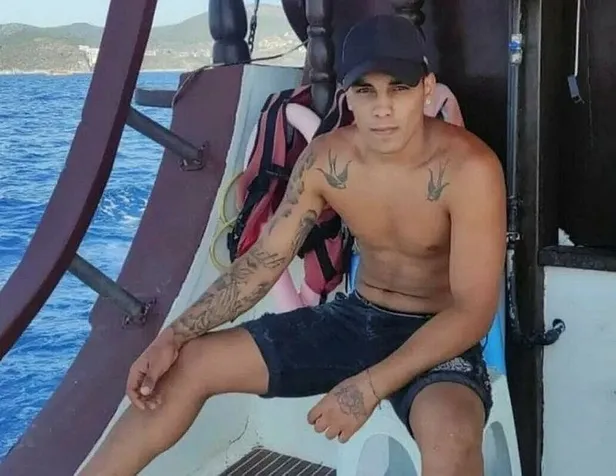 aydinda-sok-olay-teknenin-pervanesi-ayagini-kopardi-1660649603309.jpeg Aydın'da şok olay: Teknenin pervanesi ayağını kopardı-3