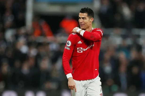ronaldo-manchester-united-ile-yollari-ayiriyor-ispanya-basininda-yeni-takimi-hakkinda-avrupayi-soke-eden-iddia-1640717439976.jpeg