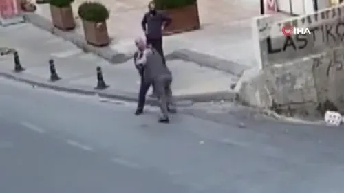 Dedeler yol ortasında birbirlerine girdi