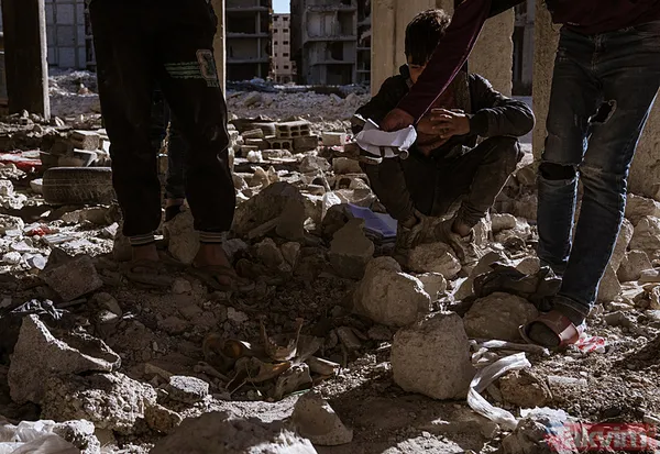 Yıllar sonra o mahalleye girildi! Ceset parçaları ve kemikler hala sokaklarda... Nedir bu Tadamon katliamı? - 9