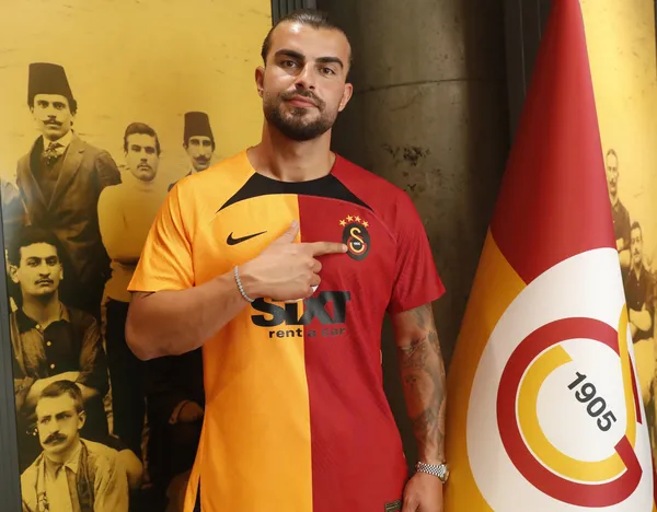 abdulkerimi-cimboma-ali-koc-transfer-etti-ilginc-detaylar-1656501187784.jpg Abdülkerim'i Cimbom'a Ali Koç transfer etti! İlginç detaylar...-2