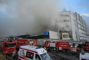 Arnavutköy'de fabrika yangını!