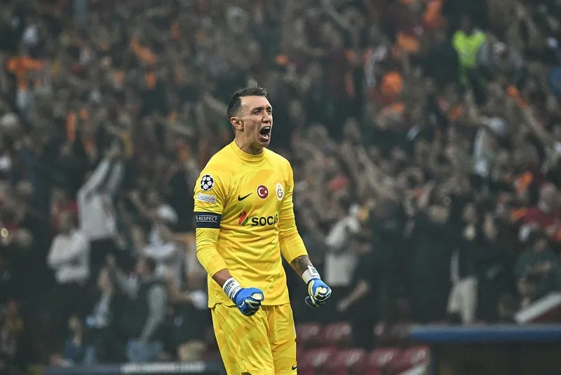 galatasaray-arayislara-basladi-muslera-icin-flas-iddia-1726564336821.jpeg