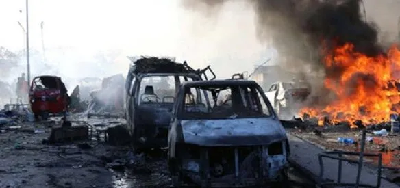 Somali'nin başkenti Mogadişu'da Cumhurbaşkanlığı Sarayı yakınında bulunan bir oteli hedef alan bombalı ve silahlı saldırıda 14 kişi öldü, 25 kişi yaralandı.