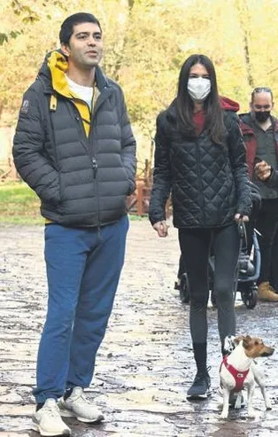 Şebnem Çapa ve kızı Ceylan, yasak öncesi Belgrad havası aldı