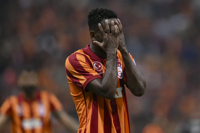 Galatasaray'da 2 ayrılık birden! Sınıfta kaldılar - 23