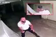 Palalı saldırgan dehşeti! Baba ve oğlunu hastanelik etti! Korku dolu anlar kamerada