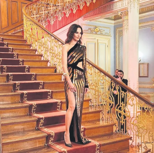 Farah Zeynep Abdullah ve Hande Ataizi arasında sular durulmadı! Gerginliği yüzüne yansıdı