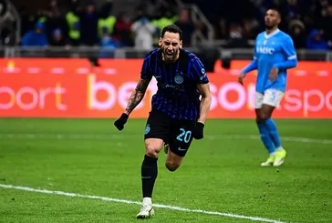 Hakan Çalhanoğlu Galatasaray’ı istiyor!