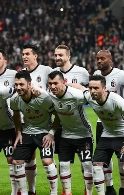 Beşiktaş'ta sözleşmeler Türk Lirası'na dönüyor