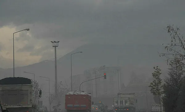 korkutan-rapor-hava-kirliligi-300-milyon-kisiyi-kor-edebilir-1615365289879.jpg Korkutan rapor! Hava kirliliği 300 milyon kişiyi kör edebilir-2