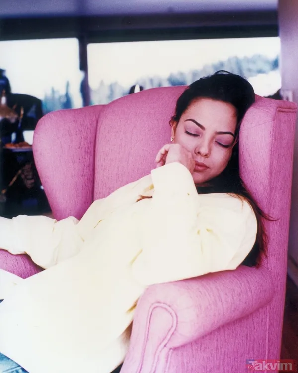 Ebru Gündeş boşanmanın ardından bir değişti pir değişti: Ebru’yu bulamadık bu kim? - 10