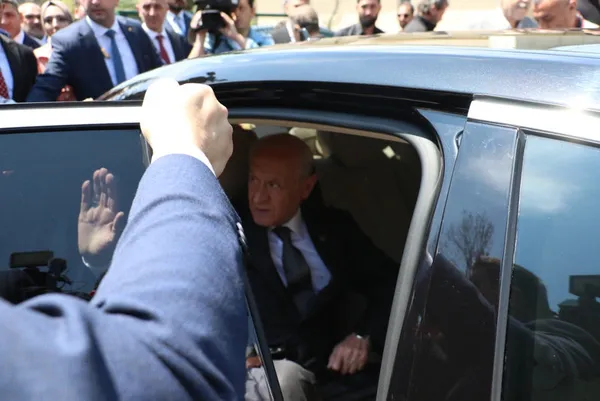 manipulatif-anketlere-sandikta-mhp-tokadi-gucunu-pekistirdi-1684136447882.jpg Manipülatif anketlere sandıkta MHP tokadı: Gücünü pekiştirdi-7