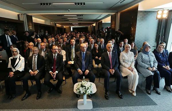 son-dakika-baskan-erdogan-kilicdaroglunun-iftiralarina-sert-tepki-gosterdi-beni-kacirtamadiniz-sen-tanklarin-a-1653666219301.jpg Son dakika: Başkan Erdoğan Kılıçdaroğlu'nun iftiralarına sert tepki gösterdi: Beni kaçırtamadınız sen tankların arasından kaçtın-3