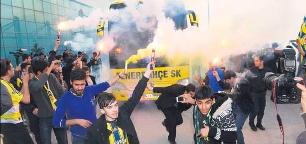 Fenerbahçe çiçeklerle karşılandı