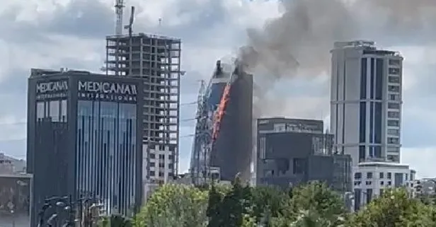 Son dakika: Ataşehir'de iş merkezi yangını! Alevler yükseldi