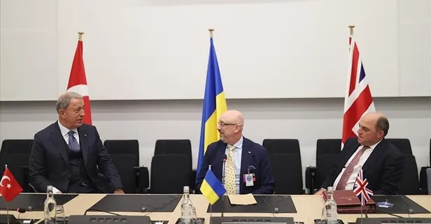 Brüksel'de üçlü zirve! Türkiye, İngiltere ve Ukrayna Savunma Bakanları görüştü