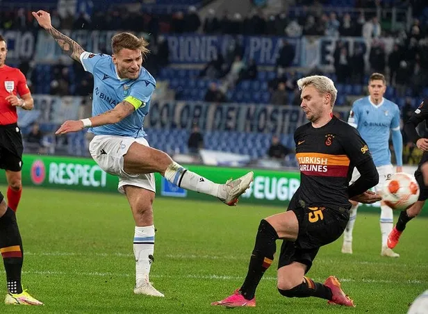 galatasaray-sarinin-takimi-lazio-ile-berabere-kaldi-avrupa-liginde-adini-son-16ya-yazdirdi-1639089724406.jpeg Galatasaray Sarrı'nin takımı Lazio ile berabere kaldı Avrupa Ligi'nde adını son 16’ya yazdırdı-3