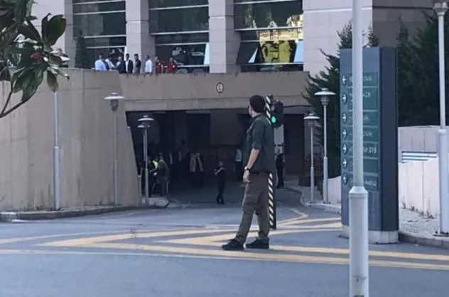 Çağlayan Adliyesi'nde silah sesleri!