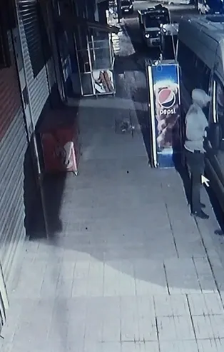 Hırsız, pazarcıyı terazisiz bıraktı