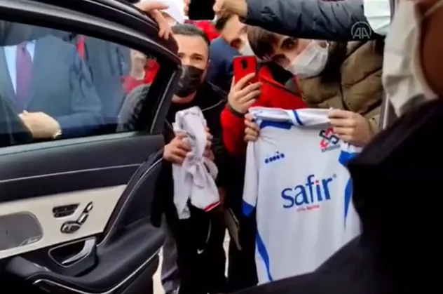 Başkan Erdoğan önce amatör futbolcuların sorunlarını dinledi sonra talimat verdi!
