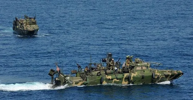 İran botlarından körfezde ABD savaş gemilerine taciz