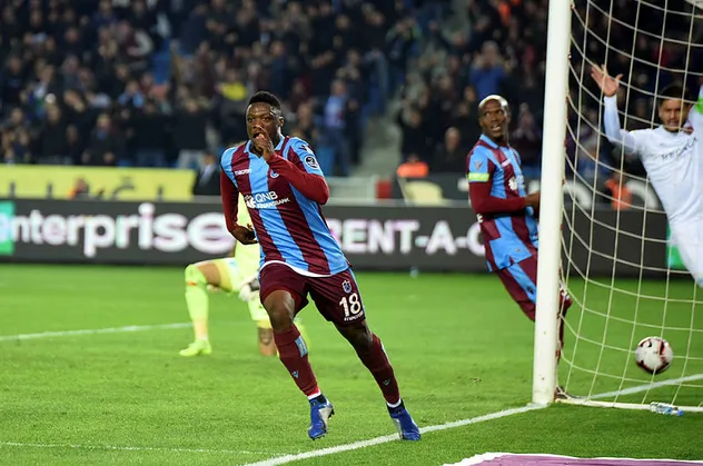 Trabzonspor Ekuban'ı bonservisi ile birlikte alıyor