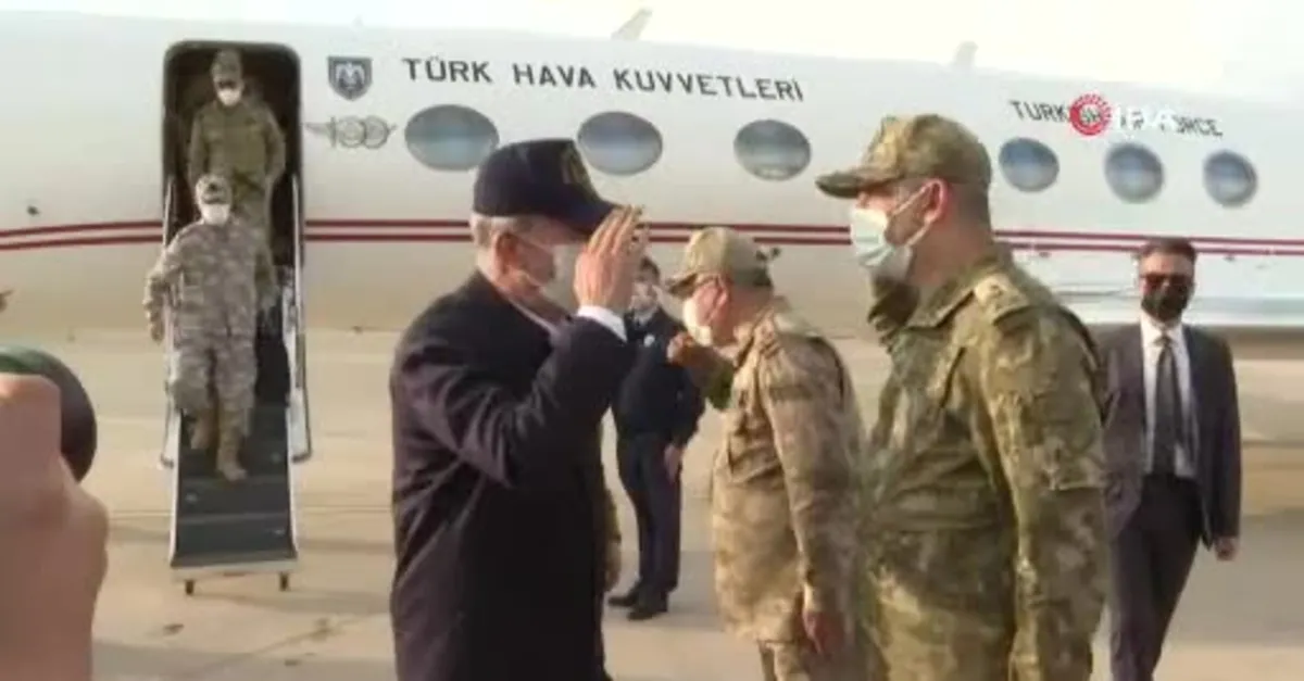 SON DAKİKA: Milli Savunma Bakanı Hulusi Akar Irak sınırında