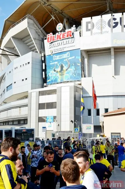 Fenerbahçe Başkanı Ali Koç taraftarları Türk Telekom Stadyumu’na böyle uğurladı