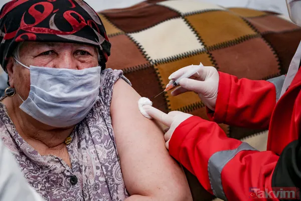 Koronavirüs aşılamaları devam ediyor! Sağlık çalışanları kar kış dinlemiyor! İşte fedakarlığın fotoğrafları - 8