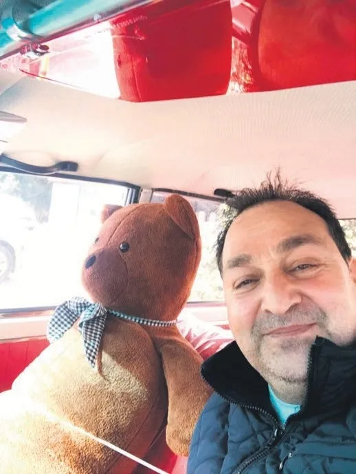 on-koltuga-pelus-ayiyi-oturttu-esi-kiskanclik-krizine-girdi-1648966444842.jpg Ön koltuğa pelüş ayıyı oturttu! Eşi kıskançlık krizine girdi-2