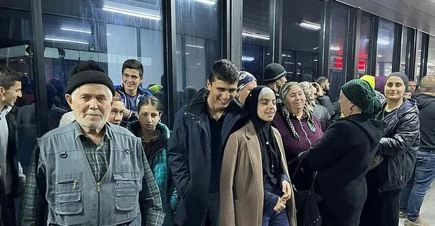 Herson’dan çıkarılan 88 Ahıska Türkü Sarp Sınır Kapısı’ndan Türkiye’ye giriş yaptı