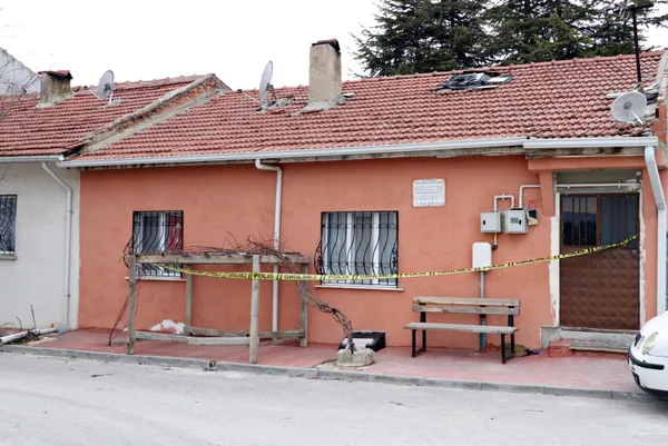 eskisehirde-mutant-virus-panigi-evler-karantinada-1612784901877.jpg Eskişehir'de mutant virüs paniği! Evler karantinada-10