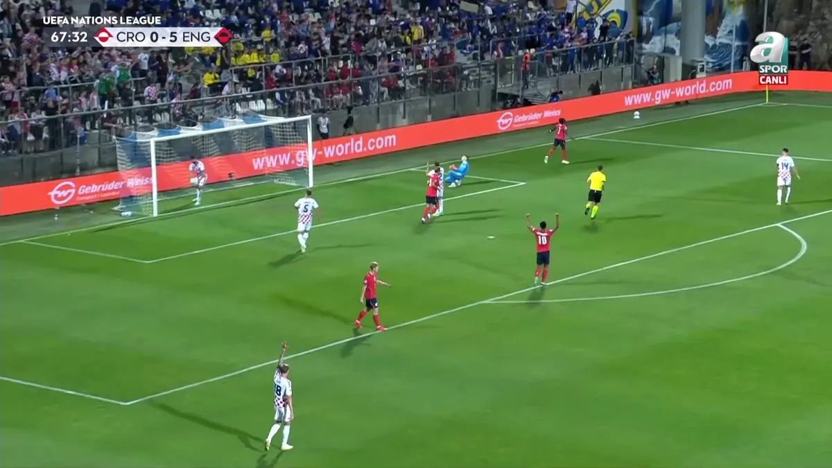 Bukayo Saka farkı 6'ya çıkardı! Hırvatistan 0-6 İngiltere