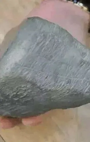 Yolda yürürken sağınıza-solunuza iyi bakın! Onun gibi zengin olabilirsiniz