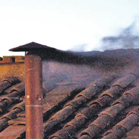 Bacadan beyaz değil siyah duman çıktı!