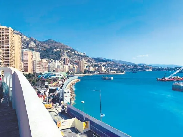 Monaco'da doğa katliamı! Sahiller toprakla kapatıldı...-1