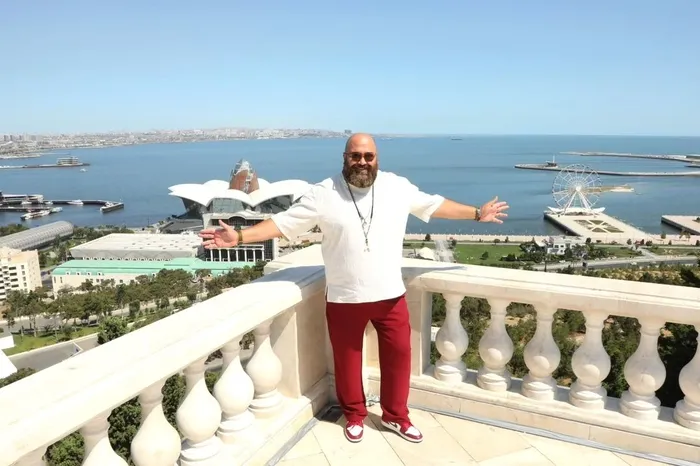 somer-sivrioglu-tum-hikaye-burada-basliyor-deyip-o-apartmanin-onunden-paylasti-baba-kiz-pozu-sosyal-medyayi-sa-1702376934403.jpg Somer Sivrioğlu “Tüm hikaye burada başlıyor” deyip o apartmanın önünden paylaştı! Baba-kız pozu sosyal medyayı salladı-4