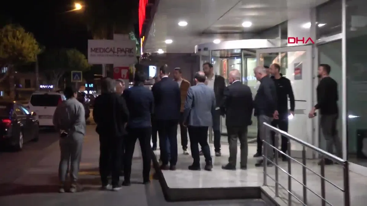 Antalya Muratpaşa Belediye Başkanı Ümit Uysal'ın oğlu evinde başından vurulmuş halde bulundu!