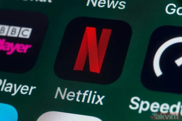 Netflix'ten çocukları hedef alan kirli propaganda! 9-10 yaşındaki kız çocuklarını öpüştürdü - 4