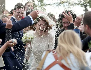 Kit Harington ve Rose Leslie dünya evine girdi