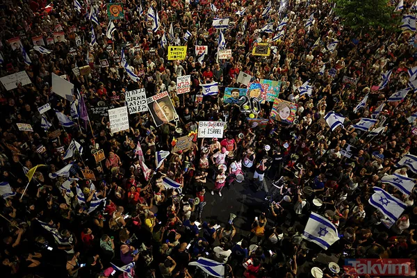 Tel Aviv'de isyan ateşi büyüyor! Katil Netanyahu'nun istifası için on binlerce İsrailli yine sokaklara akın etti - 44