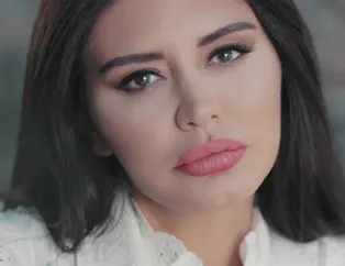 Ebru Polat'tan gündeme bomba gibi düşen itiraf: Kadir İnanır benim öz amcam olabilir...