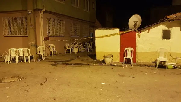 sarhos-maganda-sunnet-dugununde-rastgele-ates-acti-1-cocuk-1-kadin-oldu-8-kisi-yaralandi-1626043846795.jpg Sarhoş maganda sünnet düğününde rastgele ateş açtı: 1 çocuk ile 1 kadın öldü, 8 kişi yaralandı-3